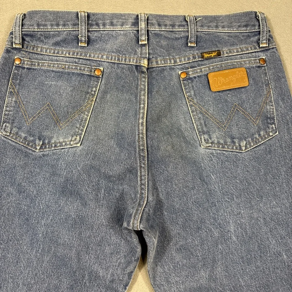 Wrangler 13MWZ Jeans Mens 36x25 Faded Blue Whiskered Faded Cowboy Western